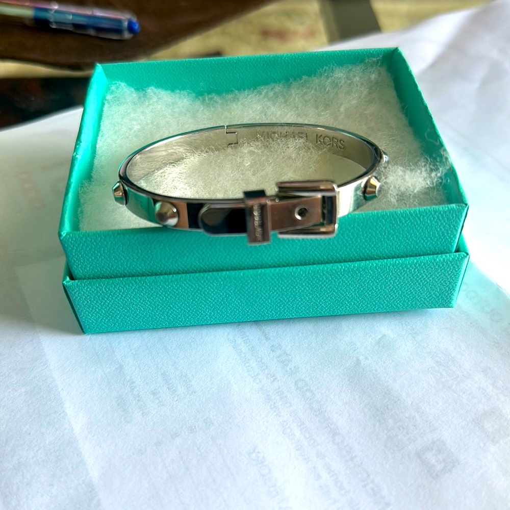 EUC Michael Kors buckle bracelet
